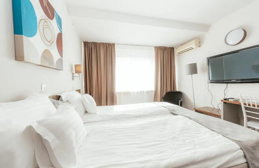 Riviera By Queens Hotel And Resort-1