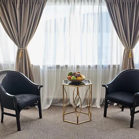 Riviera By Queens Hotel And Resort-3